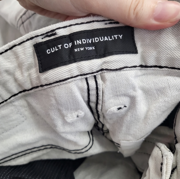 Cult of Individuality Distressed Jeans - Picture 3 of 4